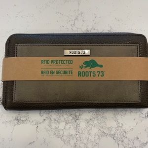 Brand New Roots Wallet